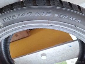 Prodám zimní pneu 225/40/19 Pirelli - 4