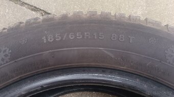 Sada nebo pár, 4x 185/65 R15 88T Kumho Izen KW23, zimní pneu - 4