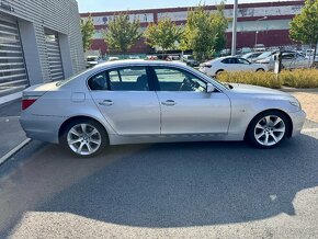 BMW e60 530i MANUÁL XENONY KůŽE PDC - 4