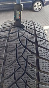 Prodám 4 x zimní pneu Goodyear 235/55/18 - 4