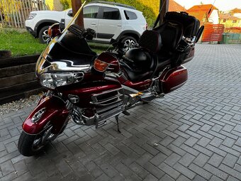 Honda GoldWing GL1800 - 4