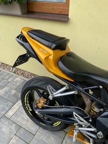 Triumph Daytona 675 - 4