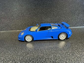 Bugatti EB 110 1/18 - 4