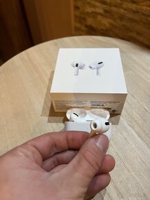 Apple AirPods PRO - 4