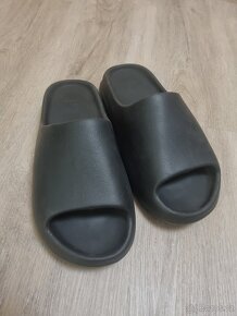 Yeezy Slides "Onyx" 46 - 4