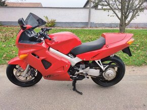 Honda VFR 800 FI - 4