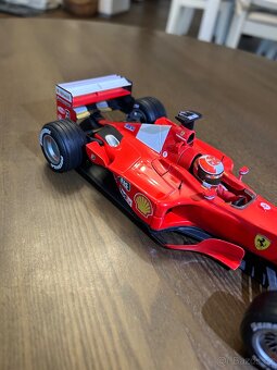 Ferrari F1-2000 1:18 - 4