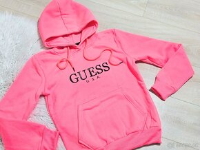 Růžová neonová dámská mikina s nápisem guess vel S - 4