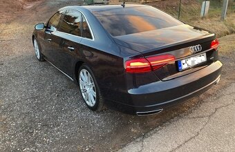 Audi A8 - 4