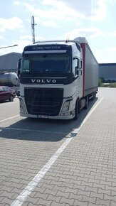 Tahač Volvo a náves Vanhool - 4