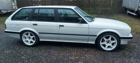 BMW E30 TOURING 330i - 4