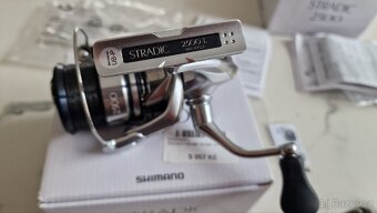 Shimano Stradic 2500 FL - 2 ks - 4