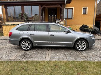 ŠKODA SUPERB KOMBI 20102.0TDI 125kw DSG ELEGANCE - 4