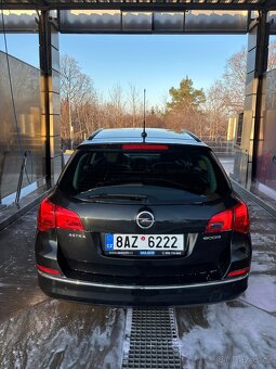 Opel astra j 2014 sports tourer - 4