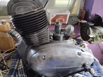 Motor jawa 250 - 4