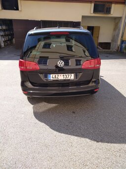 VW Sharan 2,0 TDI - 4