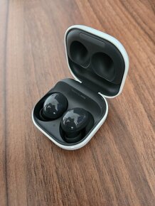 Prodám sluchátka Samsung Galaxy Buds 2 čerén - 4