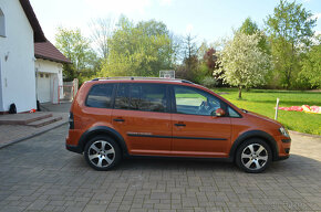 PRODÁM VOLKSWAGEN CROSS TOURAN 1.4TSI 7-MÍST - 4