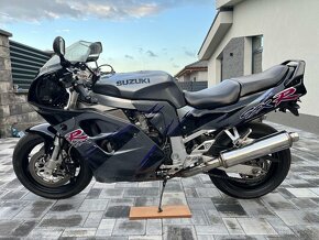 Suzuki gsxr 1100 - 4