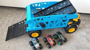 Hot Wheels Monster Trucks - 4