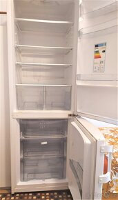 Nabízím kombinovanou ledničku Gorenje objem 342l - 4