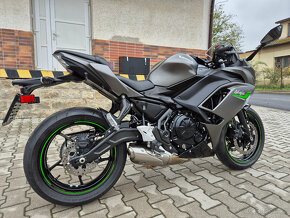 Prodám Kawasaki Ninja 650, r. v. 2024, ABS, KTRC, 2743km, ČR - 4