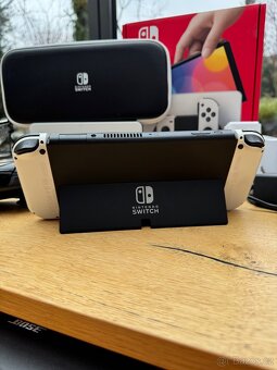 Nintendo Switch OLED + Pro Controller - 4