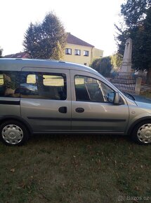 Opel Combo Tour 1.7cdti 74kw rok 7 /2010 XXL - 4