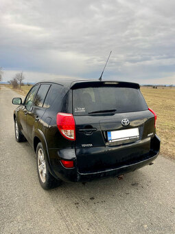 TOYOTA RAV 4 2.2D - 4