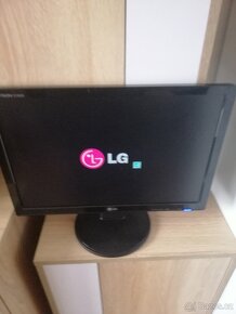 Monitor LG - 4