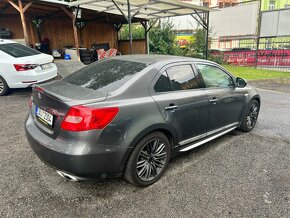 Suzuki Kizashi, 4x4, automat 131 Kw Rok výroby: 4/2013 - 4