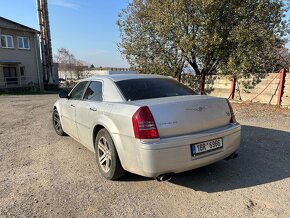 Chrysler 300C 3.5i LPG sedan - 4