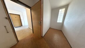 Propojený 3+1 & 2+kk (131 m²) před rekonstrukcí Praha Chodov - 4