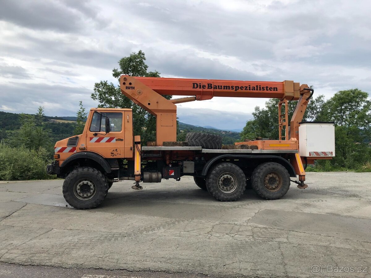 Mercedes UNIMOG 6X6 U2450 Vlek