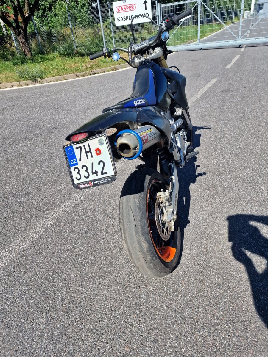 Suzuki dr-z 400 sm motard 29kw Uplne nova stk Po G.O. Motoru