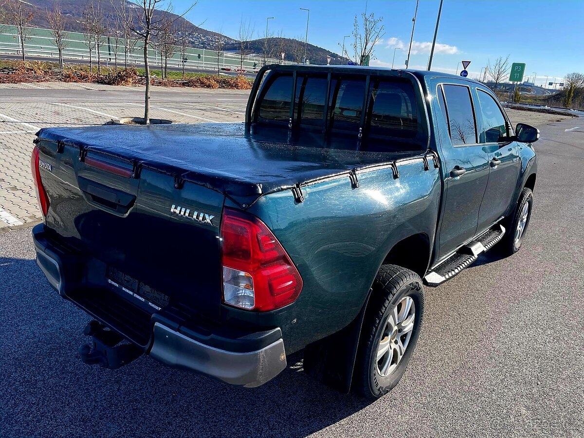 TOYOTA HILUX 2.4 D-4D