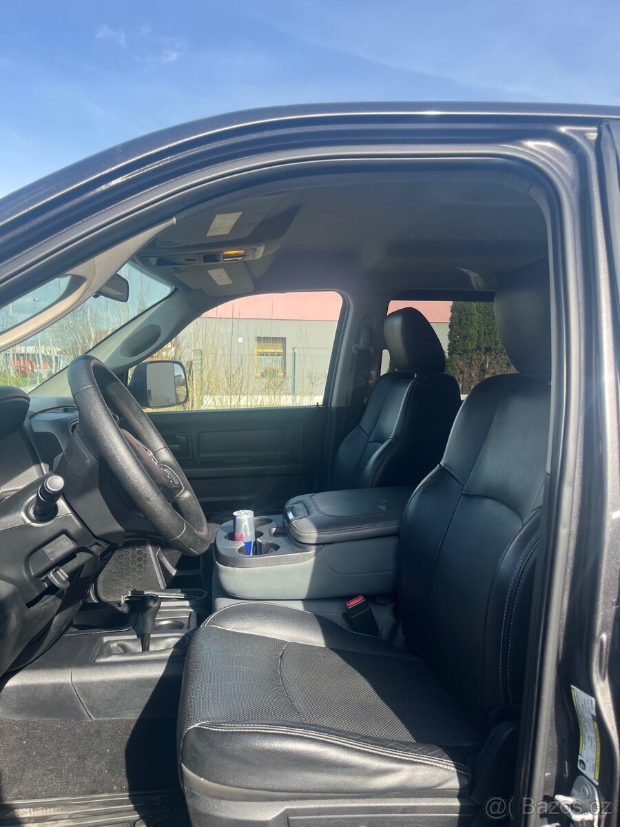 DODGE RAM 2500 4x4 ROK 2017