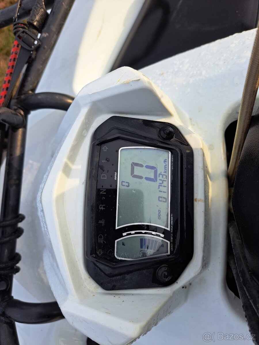 AccessMax 5, najeto 1800km, top stav a vzhled