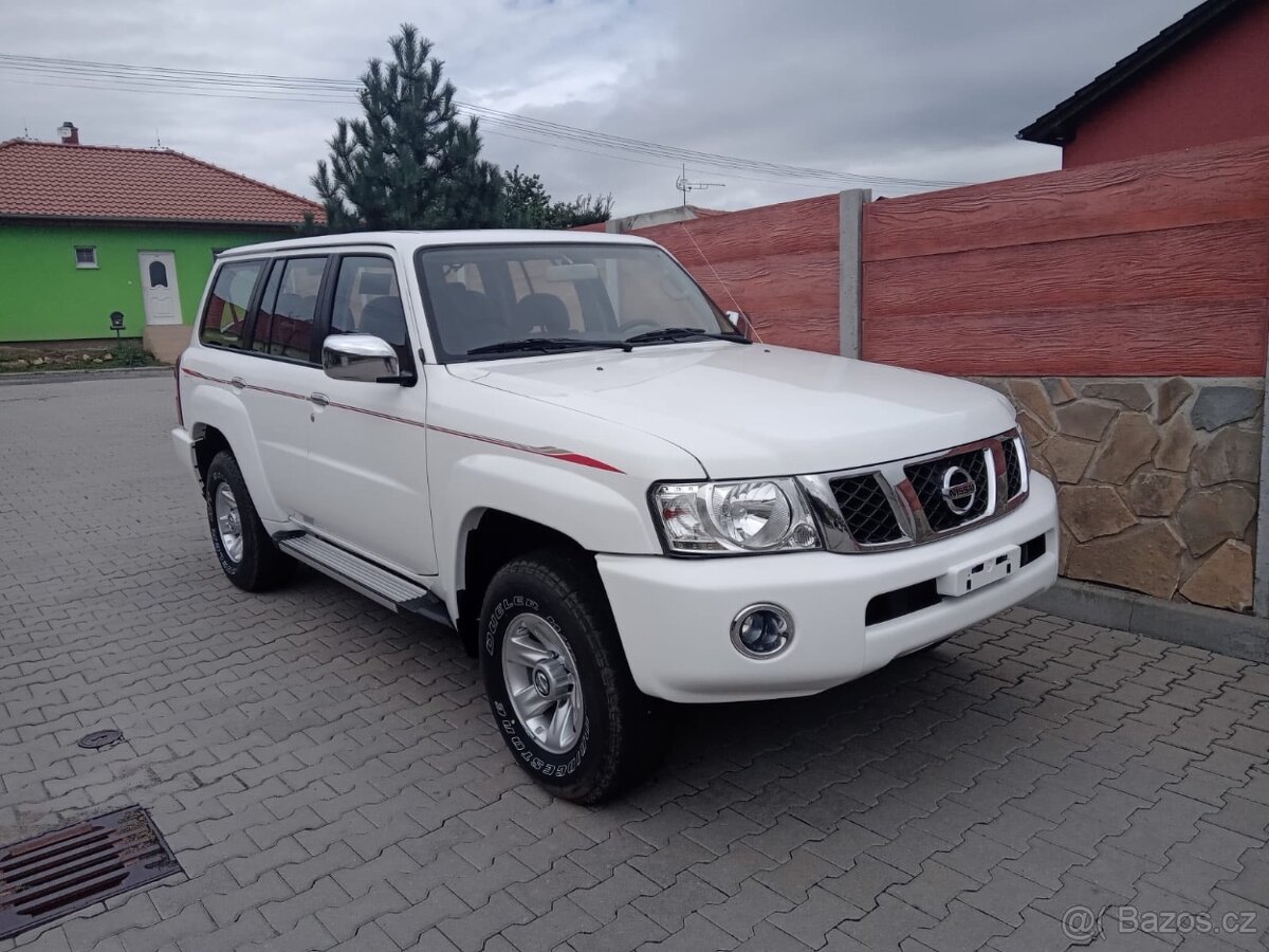 Nissan Patrol Safari 4x4,R6 4,8 Benzin, 180 kW,manuál, Nový