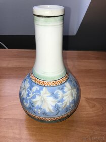 Sběratel nabízí staré skleněné vázy - 5