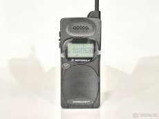 Mobilní telefon pro sběratele rarita - MOTOROLA MICROTAC 4 - 5