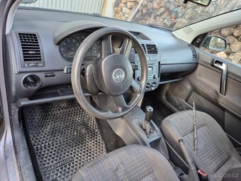 Volkswagen polo 1,4 i 2006 je tam koroze jinak pojízdný ale - 5