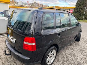 VW Touran 2,0 TDI - 5