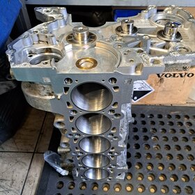 Volvo motor D5, blok motoru D5 - 5