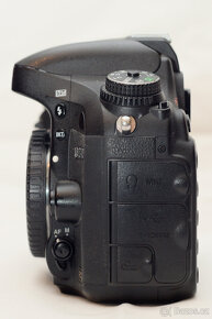 Nikon D610 s gripem MB-D14 - 5