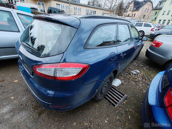 benzínový Ford Mondeo  1.6  92kW  rok 2014 - 5