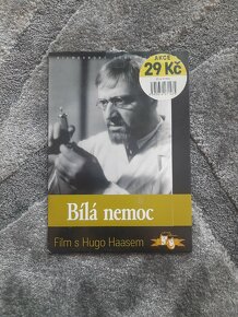 x různých DVD á 20 kč kus - 5