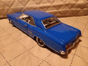 BUICK RIVIERA 1964 ACME 1:18 - 5