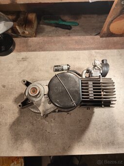 Motor + štítek Babetta 210 - 5