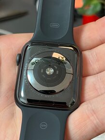 Apple Watch 5 44mm - 5